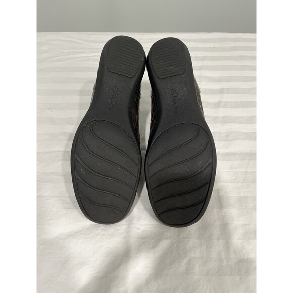 Clarks Women’s Croc Embossed Patent Edge Loafer Size 8M Brown.  Work Casual - Picture 9 of 11